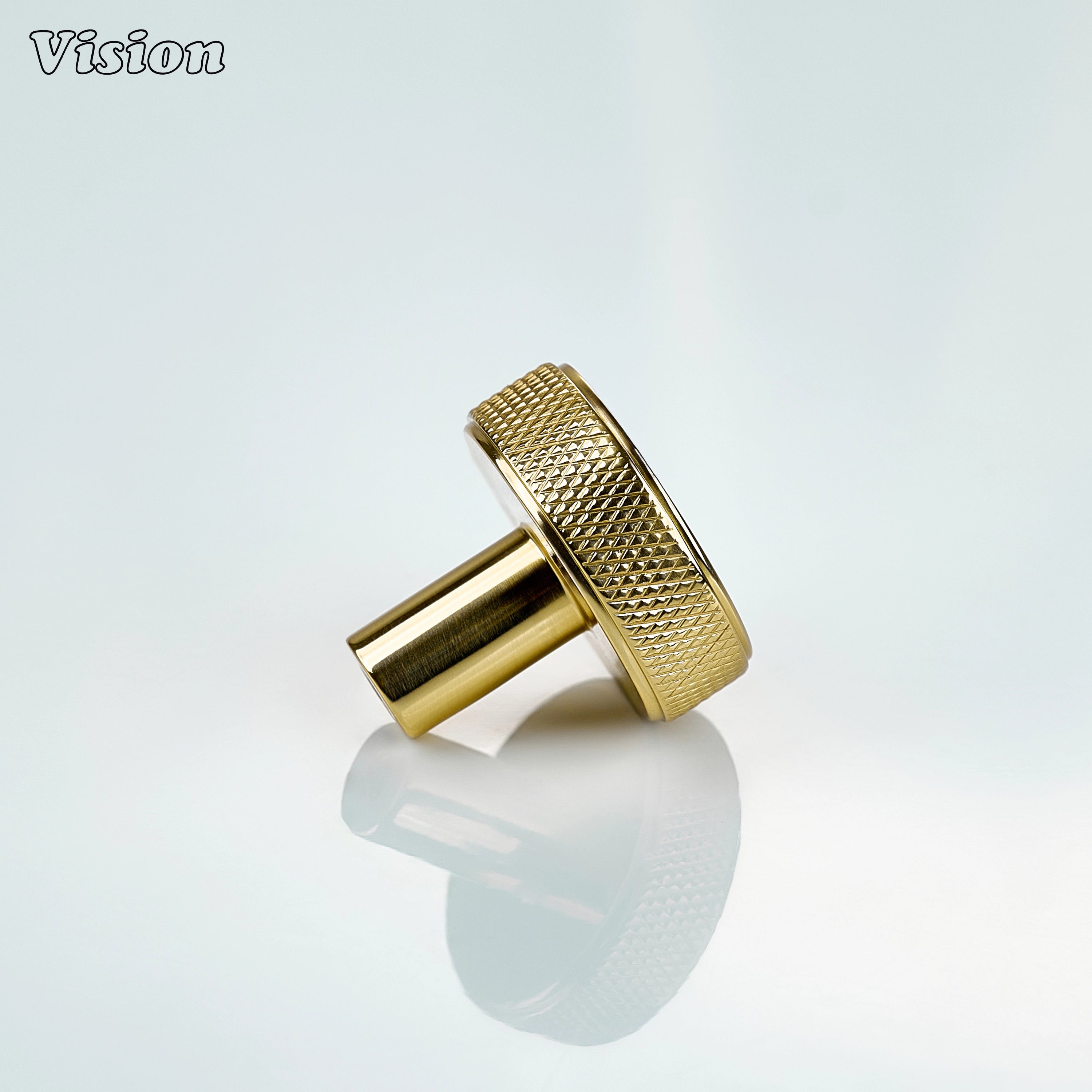 Round knurled cabinet knob in Polished Brass (Lacquered) finish for kitchen drawers