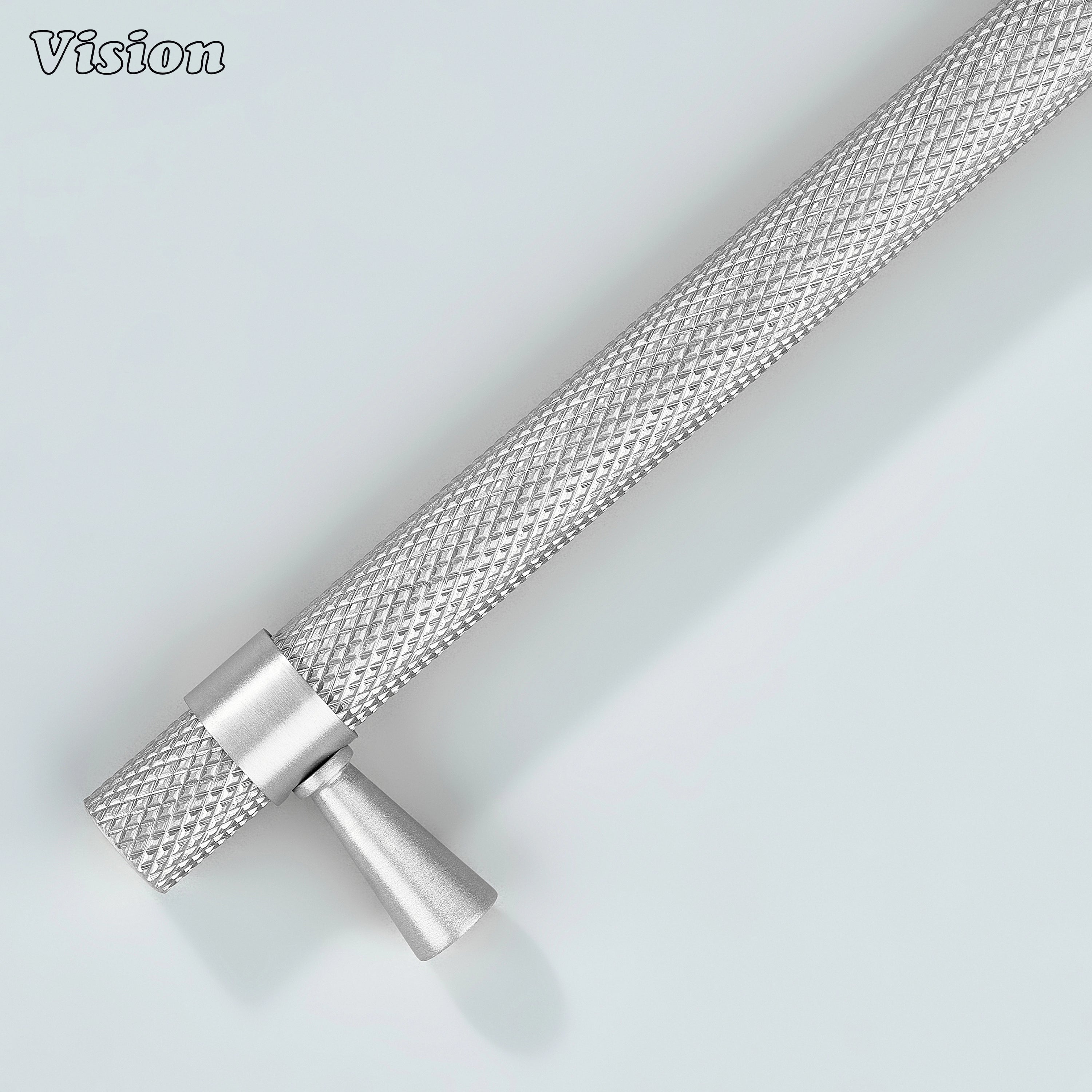 Durable silver brass handle with knurled detailing for drawers.
