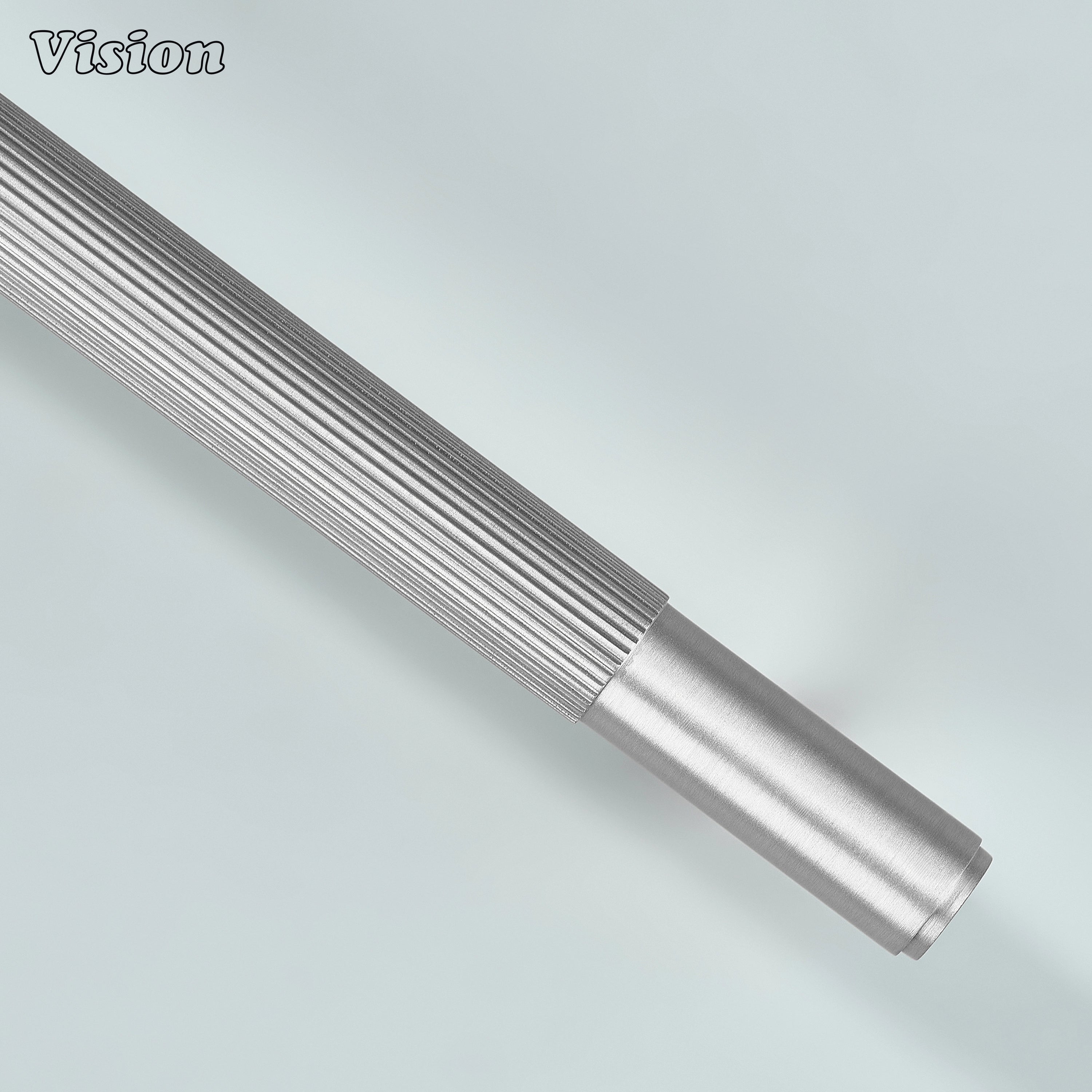 Elegant silver knurled handle offering firm grip and style.